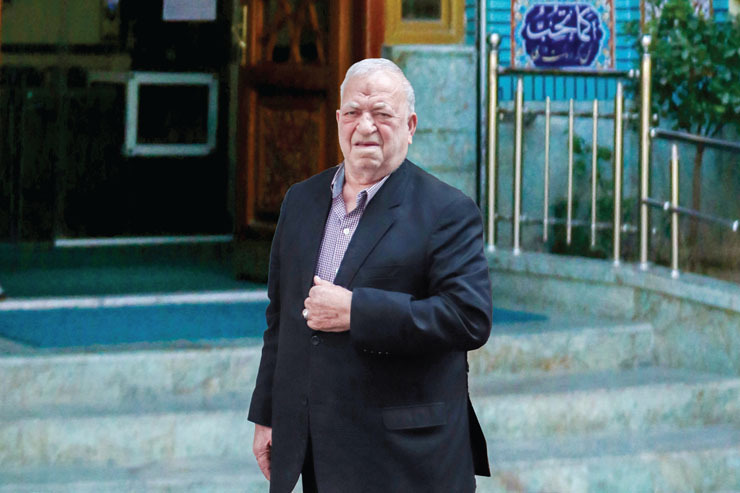 مناجات‌نامه‌خوان پیشکسوت خراسان رضوی و ردیف‌خوان آواز ایرانی از خاطراتش می‌گوید: بعد از انقلاب با شکل‌گیری گروه مداحان اهل بیت (ع) من هم در زمره این گروه قرار گرفتم. با اجرا در مناسبت‌های مختلف از جمله اعیاد ائمه (ع) و شهادت‌های ایشان، جشن‌های نیمه شعبان و... انسجام و هم‌بستگی خوبی بین ما مداحان اهل بیت (ع) شکل گرفته بود.