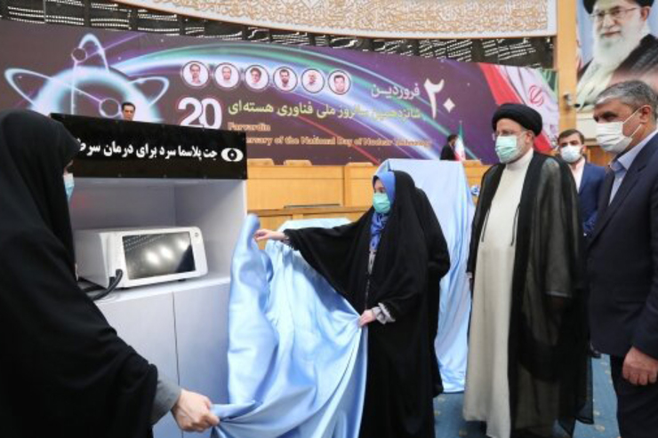 در روز ملی فناوری هسته‌ای، رئیس‌جمهور با حضور در نمایشگاه سازمان ملی انرژی اتمی، از دستاوردهای جدید دانشمندان ایرانی در حوزه فعالیت‌های صلح‌آمیز هسته‌ای بازدید کرد.