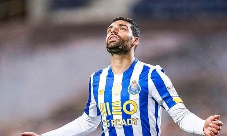 سرمربی تیم فوتبال پورتو با حمایت از روزه‌داری «مهدی طارمی» و دیگر بازیکن مسلمان این تیم گفت: ارزش‌هایی وجود دارد که از فقدان لحظه‌ای مواد غذایی ارزشمندتر بوده و ما را در بازی قوی‌تر می‌کند.