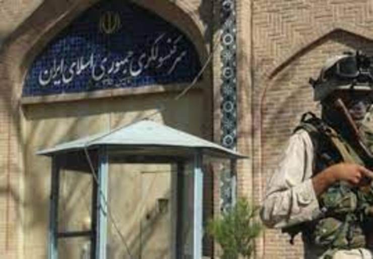 عصر امروز عده‌ای با تجمع در برابر کنسولگری ایران در شهر هرات با سردادن شعارهایی اقدام به آتش زدن لاستیک مقابل درب کنسولگری کردند.