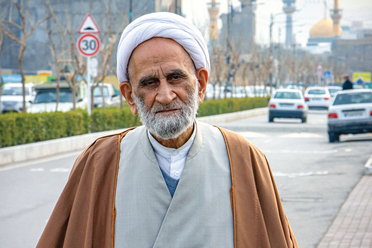 گفتگو‌ با حجت‌الاسلام محمدحسن خُزاعی که ۲۵ سال امام جماعت‌حرم مطهر رضوی است.