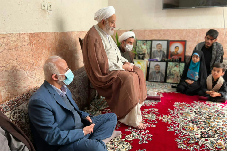 حجت الاسلام والمسلمین قرائتی که به مشهد آمده چند روز قبل به دیدار جانباز حرم مطهری رفت، حالا او از تجربه حضور خود در منزل شهدای رمضانی حرم مطهر رضوی می‌گوید.