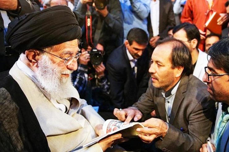 حضور در جلسه دیدار شاعران با رهبری برای اهالی فرهنگ در افغانستان هم جایگاه ویژه‌ای دارد. آنچه می‌خوانید روایت شاعران افغانستانی از شعرخوانی در محضر آیت‌الله‌ خامنه‌ای است که توجه ایشان به شاعران افغانستانی را نیز نشان می‌دهد.