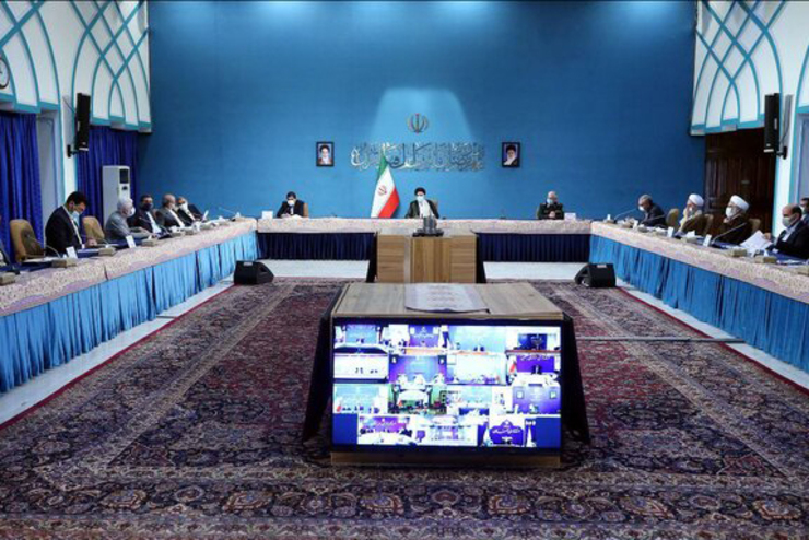 رئیس‌جمهور استمرار رعایت کامل شیوه‌نامه‌های بهداشتی را مورد تاکید قرار داد و گفت: گذشت زمان و کاهش شدت بیماری کرونا نباید موجب عادی‌انگاری و سستی در رعایت دستورالعمل‌های بهداشتی شود.