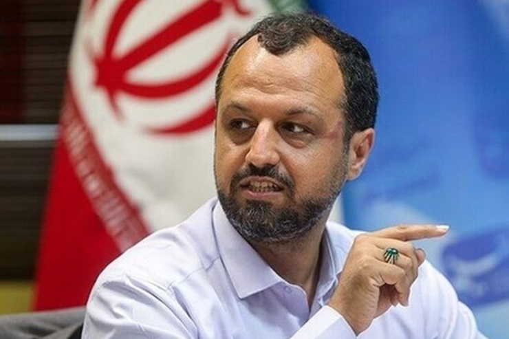 به دنبال تأخیر دولت آمریکا در صدور روادید برای هیات ایرانی جهت حضور در اجلاس بهاره بانک جهانی و موکول شدن صدور روادید به روزهای منتهی به سفر، وزیر اقتصاد سفر خود را به این کشور لغو کرد.