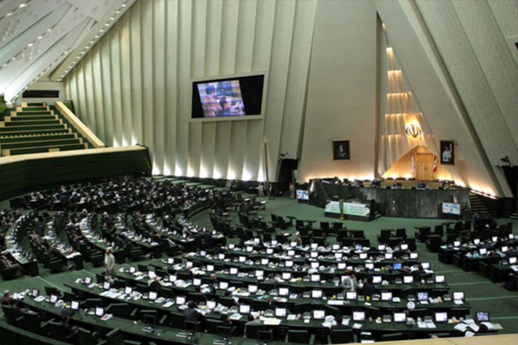 معاون پارلمانی رییس جمهور گفت: فردا نشست مشترک دولت و مجلس در سالن اجلاس سران به میزبانی دولت برگزار می شود.