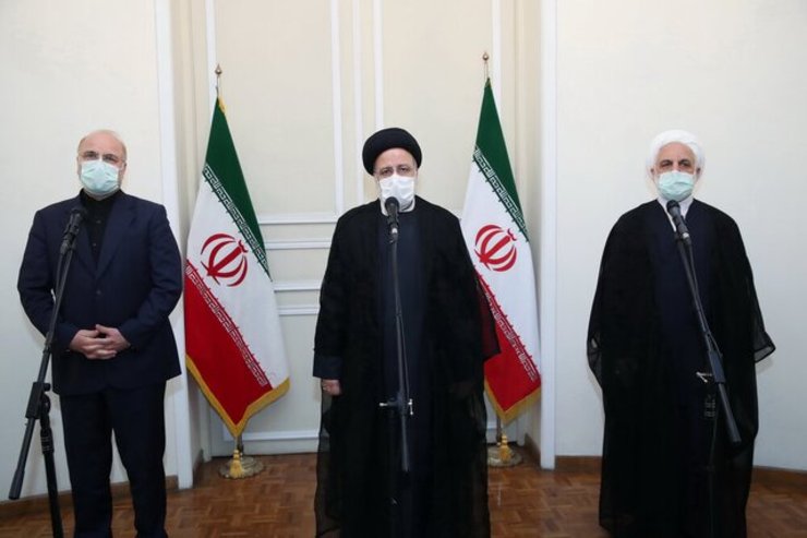 سران قوای مجریه، قضائیه و مقننه به منظور آزادی زندانیان جرایم غیرعمد در مجموع با اختصاص رقمی بالغ بر ۷ میلیارد ریال، در سی و پنجمین جشن گلریزان ستاد دیه کشور مشارکت کردند.