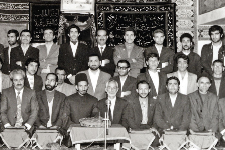استاد سید مرتضی سادات فاطمی چهره نام‌آشنای تلاوت قرآن در مشهد و کشور است. او در کنار بزرگانی مانند رهبر معظم انقلاب و شهید هاشمی‌نژاد فعالیت‌های قرآنی خود را توسعه داد و به پیشنهاد معظم‌له جلسه قرآن مسجد کرامت را به همراه استاد خود، مرحوم علی مختاری، تأسیس کرد.