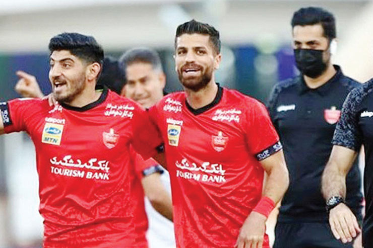 راهکار‌های مدیرعامل پرسپولیس برای رفع بحران مالی، تمدید قرارداد ۲ ستاره این تیم را به تعویق انداخت.