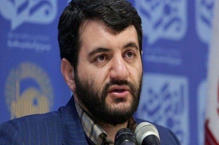 به دنبال تجمع جمعی از کارکنان وزارت تعاون، کار و رفاه اجتماعی در اعتراض به ناعادلانه بودن نظام پرداخت حقوق و دستمزد در بین دستگاه‌های دولتی، حجت‌الله عبدالملکی ضمن تأیید این موضوع دستور داد کمیته ویژه‌ای متشکل از کارمندان برای ساماندهی امور رفاهی این وزارتخانه تشکیل شود.