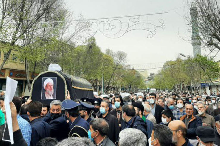 آئین تشییع پیکر عالم ربانی آیت‌الله محمد محمدی ری‌شهری امروز پنجشنبه چهارم فروردین ۱۴۰۱ از میدان اصلی شهرری به سمت حرم حضرت عبدالعظیم حسنی علیه‌السلام برگزار شد