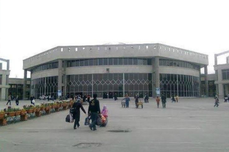 مسئول کمیته حمل و نقل خدمات سفر استان خراسان رضوی گفت: تا ۴، ۵ روز آینده هم ما پیش‌بینی کردیم که برای ۵۰ دستگاه اتوبوس فوق العاده بلیت صادر کنند.