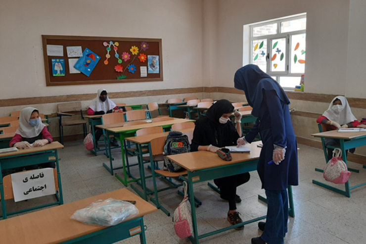 معاون آموزش متوسطه وزارت آموزش و پرورش گفت: به منظور جبران افت تحصیلی ناشی از آموزش غیر حضوری دانش‌آموزان، پیشنهادی با عنوان افزایش یک ماهه آموزش‌ها در خرداد ماه به شورای عالی آموزش و پرورش داده شد.