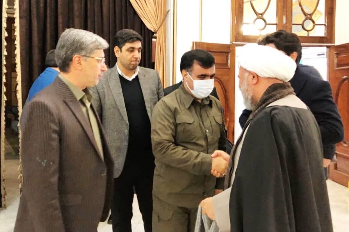 معاون رییس جمهور و رییس سازمان حفاظت محیط زیست دقایقی قبل برای بازدید از ارتفاعات جنوبی کلانشهر مشهد، بررسی چالش‌های زیست محیطی معادن منطقه از جمله در محدوده روستای ده غیبی و همچنین بازدید از رودخانه حفاظت شده کشف رود وارد فرودگاه شهید هاشمی نژاد این شهر شد.