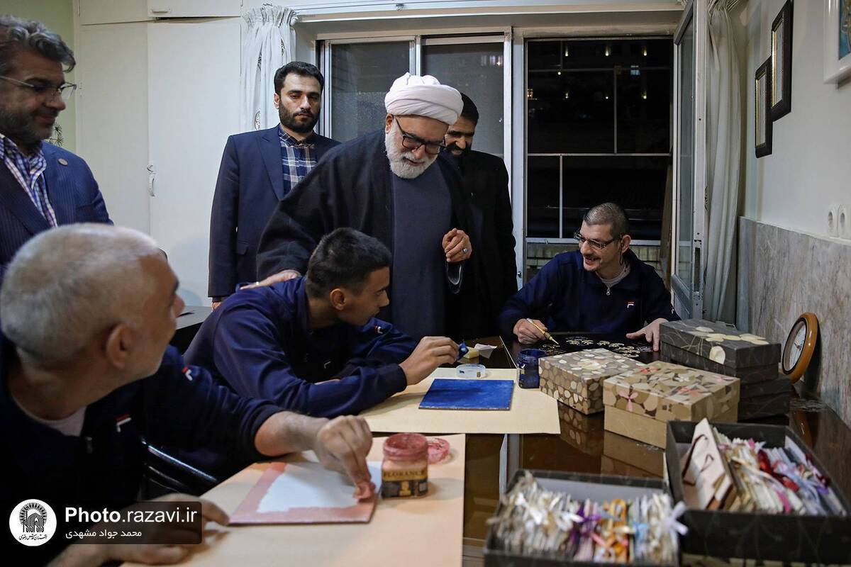 سومین سال پیاپی است که تولیت آستان قدس رضوی شب یلدا را در کنار مددجویان بی‌سرپرست یکی از مراکز بهزیستی شهر مشهد می‌گذراند.