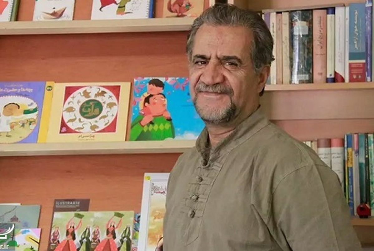 بیوک ملکی (مدیرعامل) به همراه محمدرضامحمدی نیکو، عبدالجبار کاکایی،  آرش شفاعی، مصطفی رحماندوست، ساعد باقری و بیوک ملکی از عضویت در هیئت مدیره انجمن شاعران ایران کناره‌گیری کرده‌اند.