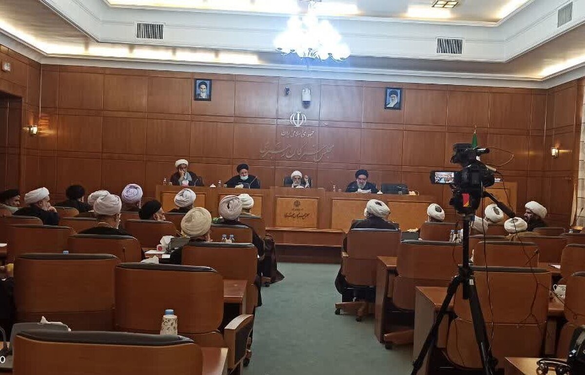 دهمین جلسه مشترک هیئت رئیسه و کمیسیون‌های مجلس خبرگان رهبری روز پنجشنبه اول دی ماه برگزار شد.