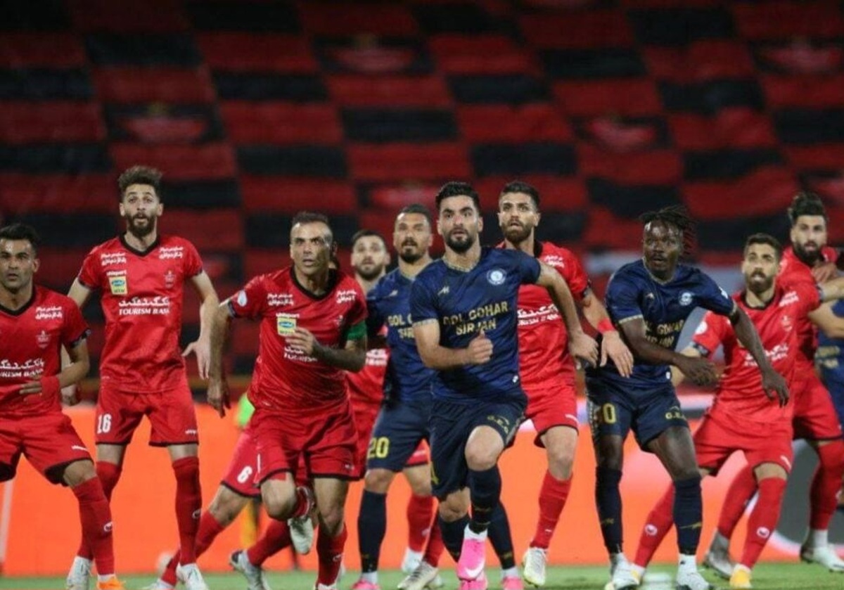پرسپولیس موفق شد گل گهر را شکست دهد و صدر جدول را از آن خود کند.