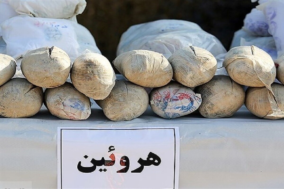 فرمانده انتظامی شهرستان یزد از دستگیری ۳ عضو خانواده‌ای که که یک کیلو و ۳۰۰ گرم هروئین را در معده خود جاساز کرده بودند، خبر داد.