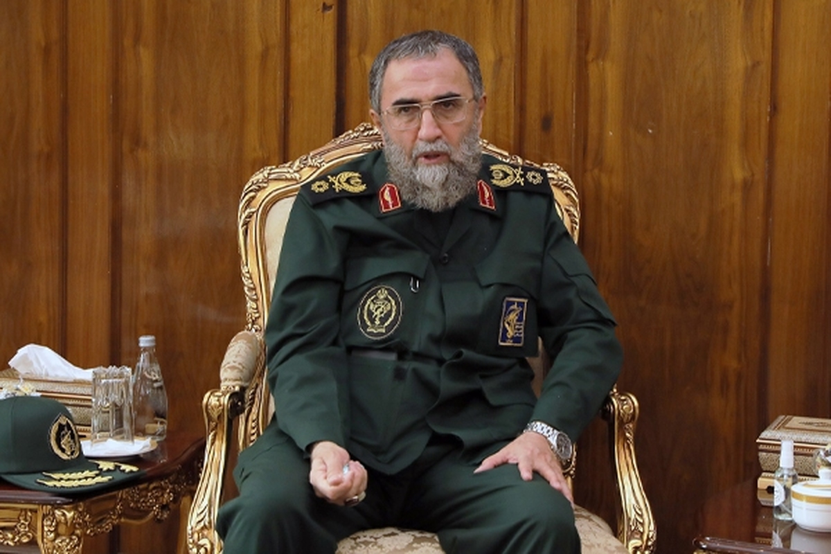 سردار سرتیپ میرمحمد باقرزاده گفت: حاج قاسم ستاره‌ای از منظومه خمینی(ره) بود و خمینی(ره) خود جزئی از کهکشان حسینی است. این‌طور است که گفته می‌شود هرکس حسینی باشد، می‌تواند در بزنگاه‌ها نجات‌بخش و در فتنه‌ها، چراغ هدایت مردم باشند و حسینی بودن، این‌گونه می‌تواند سعادت و عاقبت‌به‌خیری فرد و جامعه را تضمین کند.
