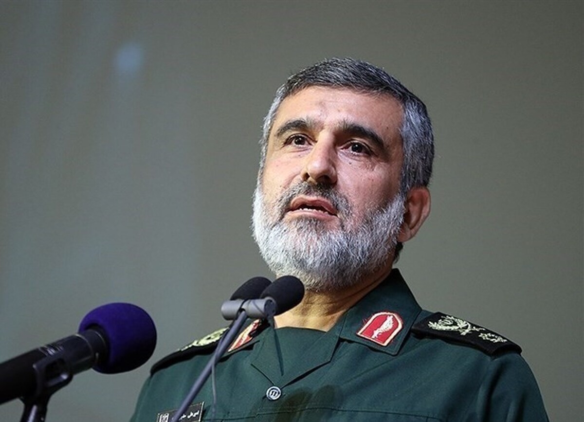 فرمانده نیروی هوافضای سپاه گفت: نحوه شهادت شهید سلیمانی یک شیوه ممتازی بود که توسط شقی‌ترین افراد و به‌دستور مستقیم رئیس‌جمهور یکی از ابرقدرت‌های جهان صورت گرفت که این کار در خارج از میدان نبرد و به‌صورت ناجوانمردانه صورت گرفت و یک ارتش را درگیر این عملیات کرده بود.