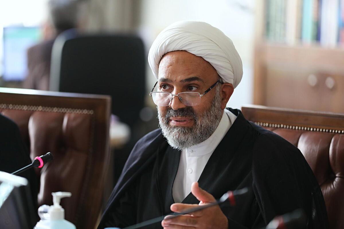 رئیس کمیسیون اصل نود مجلس تأکید کرد: تا روشن‌شدن ابهامات پیرامون سد چم‌شیر گچساران وزارت نیرو حق آبگیری این سد را ندارد. اگر این وزارتخانه اقدامی انجام دهد با مسئولیت خودش است و باید پاسخگو باشد.