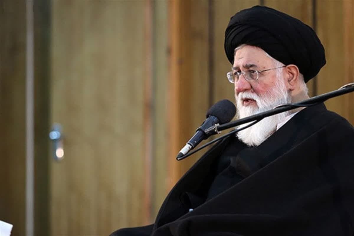 نماینده ولی‌فقیه در استان خراسان رضوی گفت: می‌توان «أَهْلُ الْبَصَرِ وَ الصَّبْرِ» را به‌طور شاخص در قامت مرحوم علامه مصباح دید؛ آنجا که در مقام مقابله با جریان منحط و گروه منحرف، نه‌تنها عقب‌نشینی نکرد، بلکه کوچک‌ترین ملاحظه و کوتاهی در تبیین حقیقت نمی‌کرد.