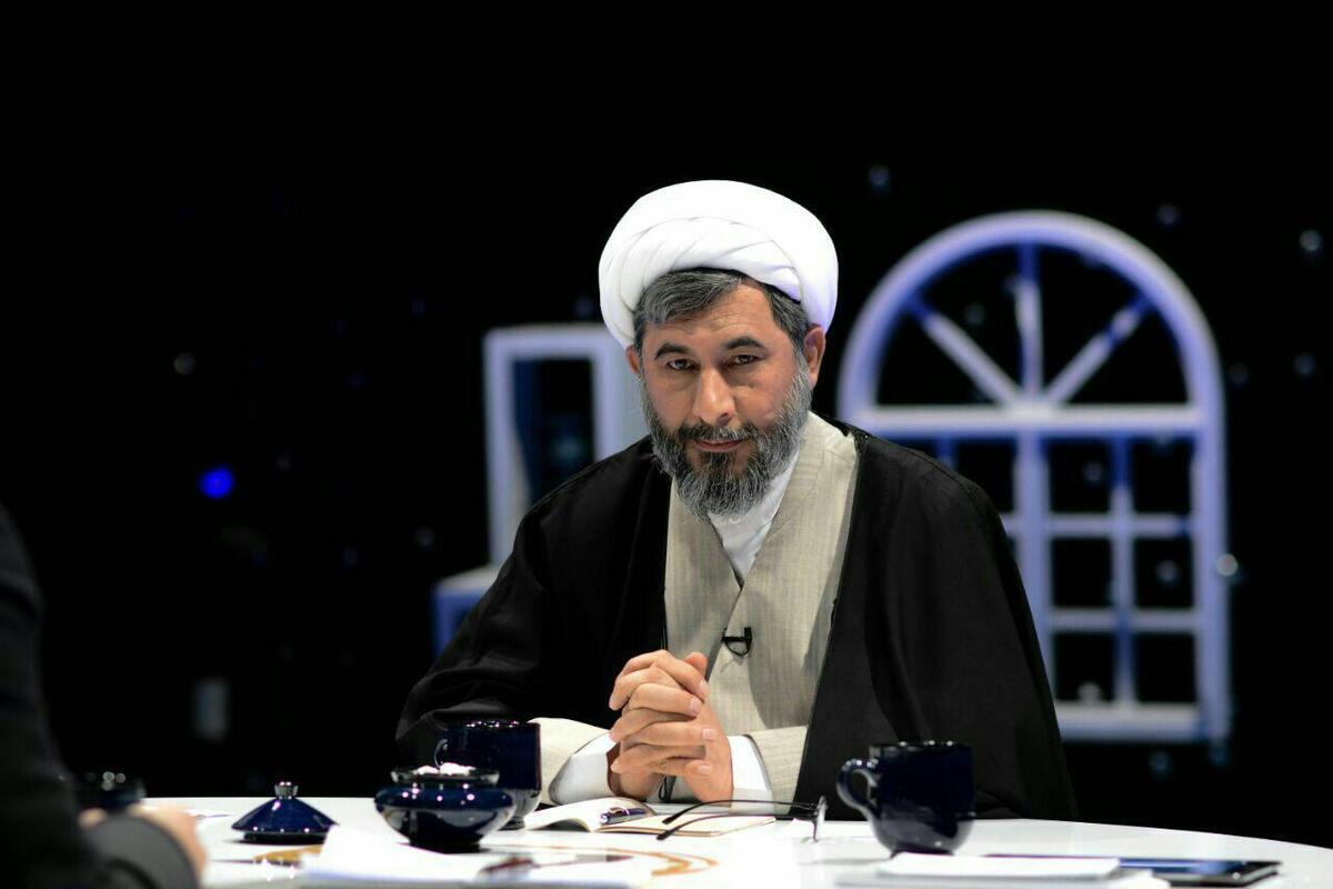 مدیرعالی مدارس علمیه حضرت مهدی‌(عج) گفت: باید تلاش کنیم گفتمان فکری شهید سلیمانی را منتشر کنیم و مسئولان را تحت فشار همین افکار عمومی قرار دهیم تا منش و راه شهید سلیمانی را مدنظر خود قرار دهند.