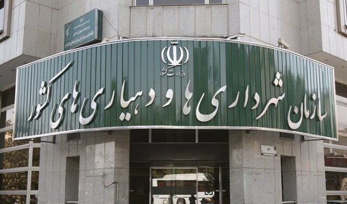 معاون توسعه مدیریت و منابع سازمان شهرداری‌ها و دهیاری‌های کشور از معرفی شهرداری‌ها به سازمان برنامه و بودجه و بانک مرکزی برای انتشار اوراق مشارکت سال ۱۴۰۱ به منظور توسعه خطوط مترو توسط وزیر کشور خبر داد.