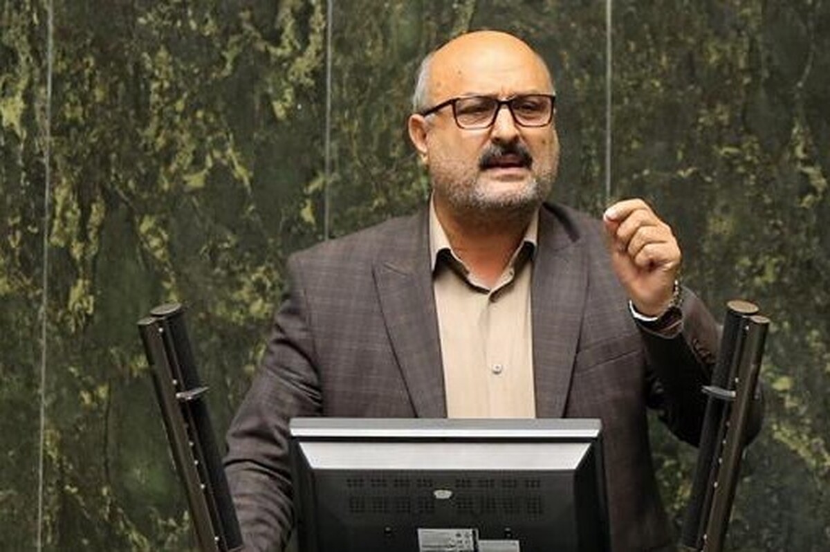 نماینده مردم لنگرود در مجلس با انتقاد افزایش تورم در کشور خطاب به رییس جمهور گفت:آقای رییسی جراحان اقتصادی شما چه اقدامی انجام می‌دهند؛ در اتاق عمل حراجی چه می‌گذرد آیا پیکر نیمه جان اقتصاد کشور زیر دست جراحان اقتصادی شما جان سپرده است؟