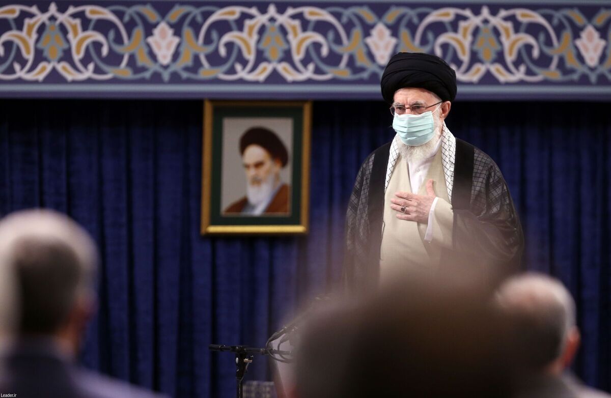 نماهنگ تیم حفاظت| تصاویری از دیدار خانواده شهدای همراه شهید سلیمانی با رهبر انقلاب