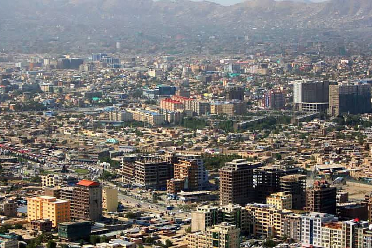 برخی از ساکنان ناحیه‌ی هشتم شهر کابل می‌گویند که در این ناحیه صدای وقوع انفجار و تیراندازی شنیده شده است.