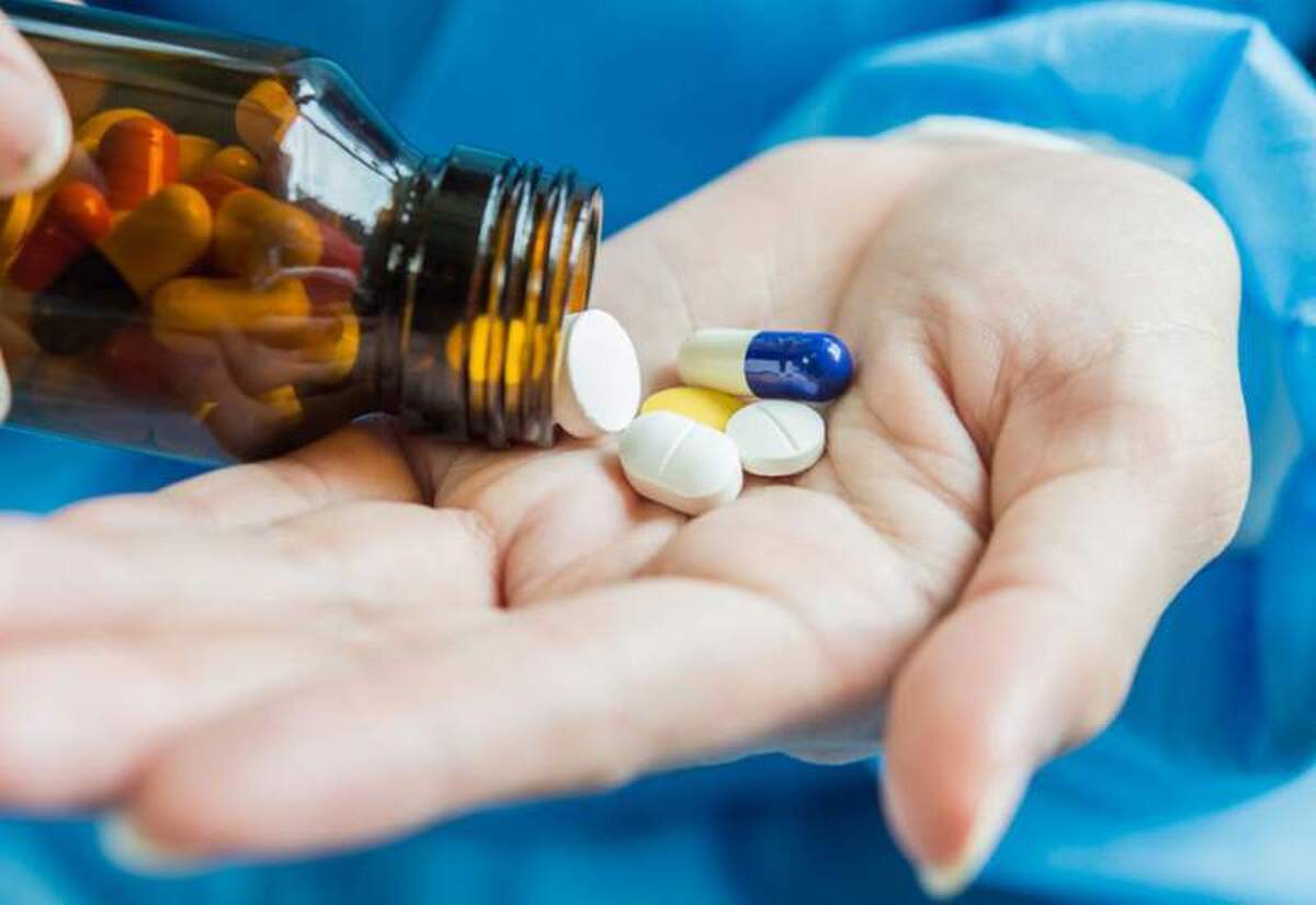 یک تیم تحقیقاتی متشکل از محققان انستیتوی علوم پایه (IBS) و دانشگاه ملی چونگنام (CNU) کره جنوبی، علت عدم صحت در فرمول پیش بینی تعامل دارو را که توسط سازمان غذا و داروی ایالات متحده (FDA) توصیه شده بود، شناسایی کردند.