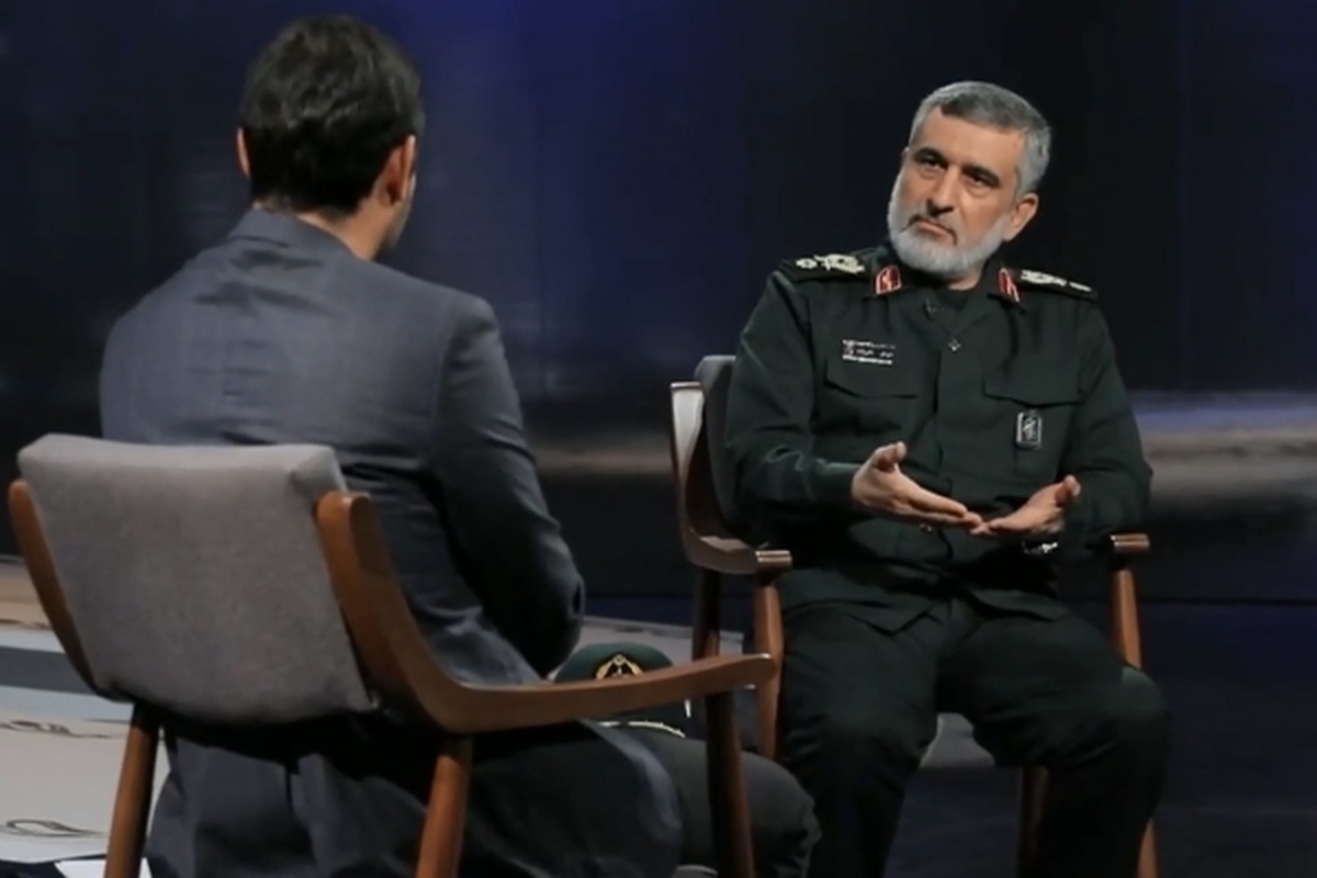 سردار حاجی زاده فرمانده هوافضای سپاه گفت: حاج قاسم عاشق حضرت آقا بود؛رهبری نظرات حاج قاسم برایش مهم بود.