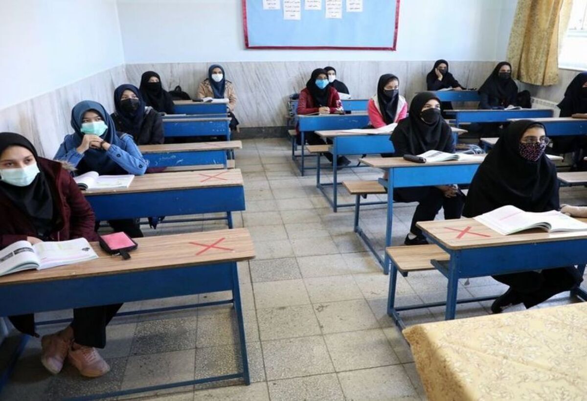 رئیس روابط عمومی آموزش و پرورش استان بوشهر گفت: تداوم بارندگی موجب لغو امتحانات داخلی دانش آموزان این استان در روز پنجشنبه شد.