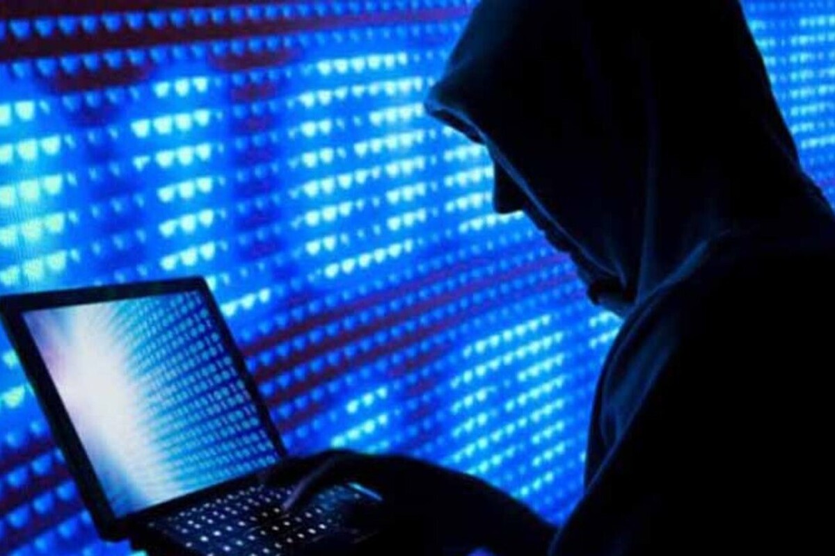 متهم گفت: از مدتی قبل با شاکی به قصد ازدواج ارتباط داشتم، ولی او بدون دلیل خاصی ارتباطش را با من قطع کرد و من نیز به قصد انتقام‌جویی تمام تصاویری را که از او داشتم منتشر کردم.
