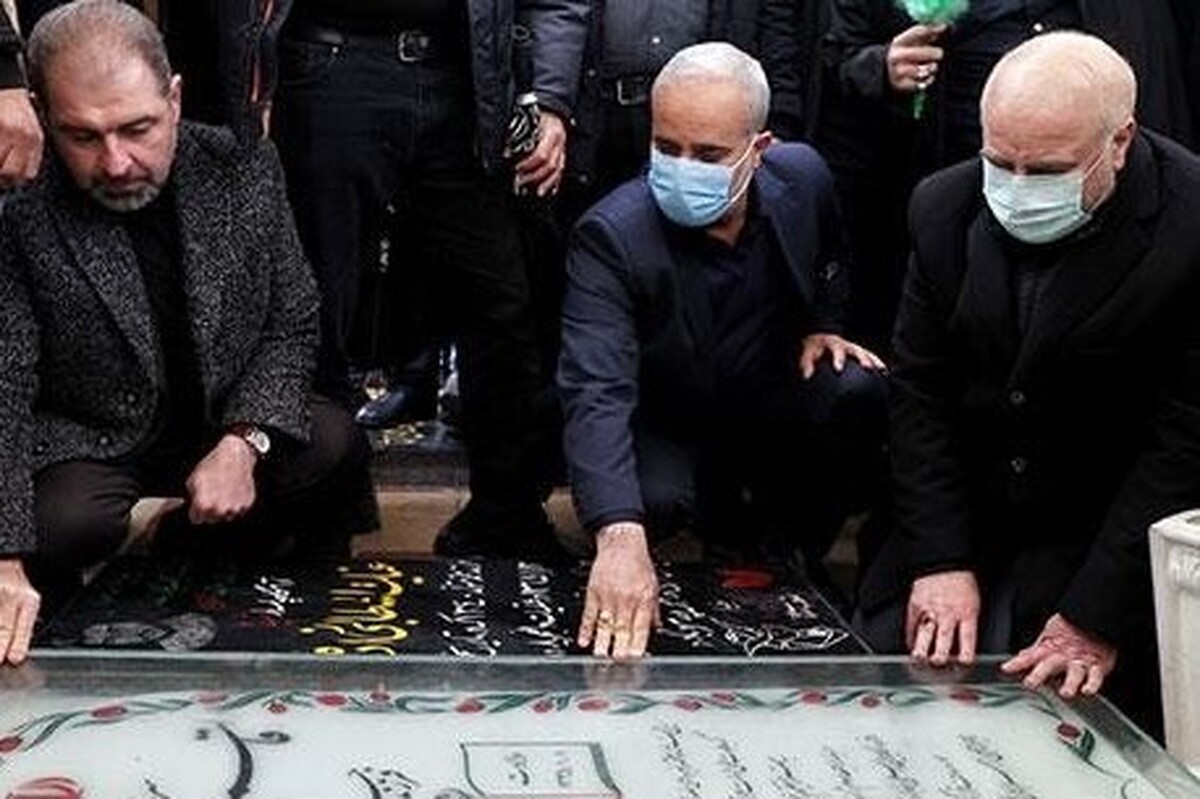 رئیس مجلس شورای اسلامی که صبح امروز برای حضور بر سر مزار شهید حاج قاسم سلیمانی به کرمان سفر کرده است، در گلزار شهدای این شهر حضور یافت.