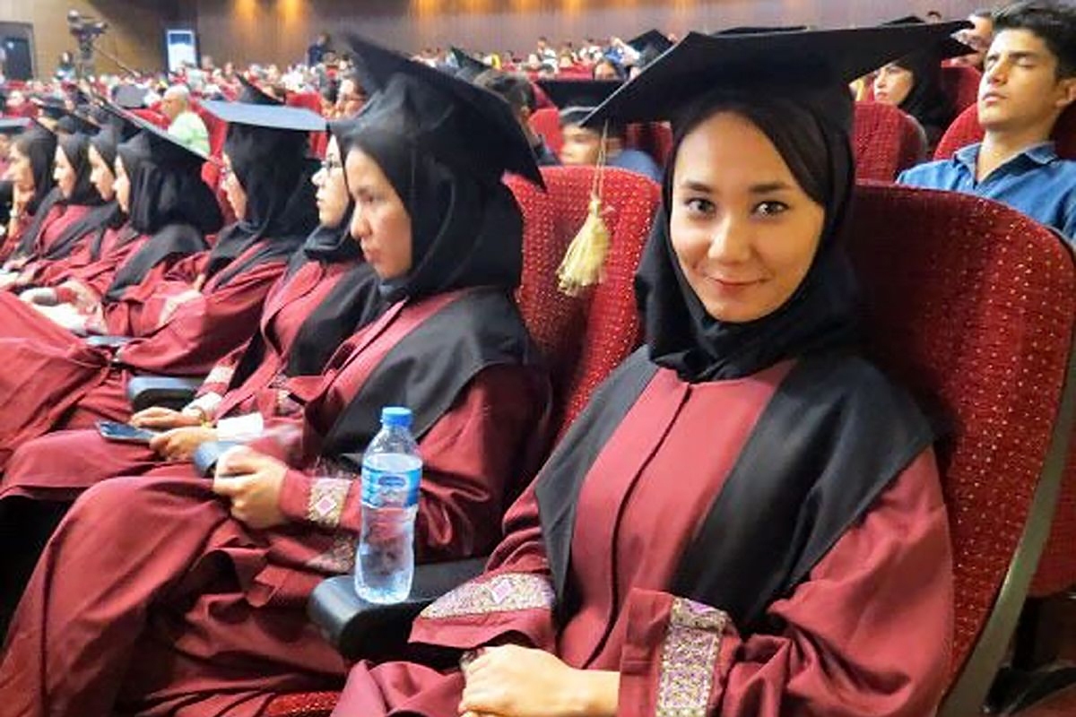 قائم مقام وزیر علوم، تحقیقات و فناوری در امور بین‌الملل درباره ممنوعیت از تحصیل دختران دانشجوی افغانستانی توسط طالبان گفت: می‌توانیم به این افراد آموزش مجازی دهیم. وزارت علوم درباره حضور دانشجویان خارجی سیاست‌هایی دارد. این سیاست‌ها تغییر نکرده است؛ یعنی دانشجوی افغانستانی و لبنانی برای ما تفاوتی ندارد.