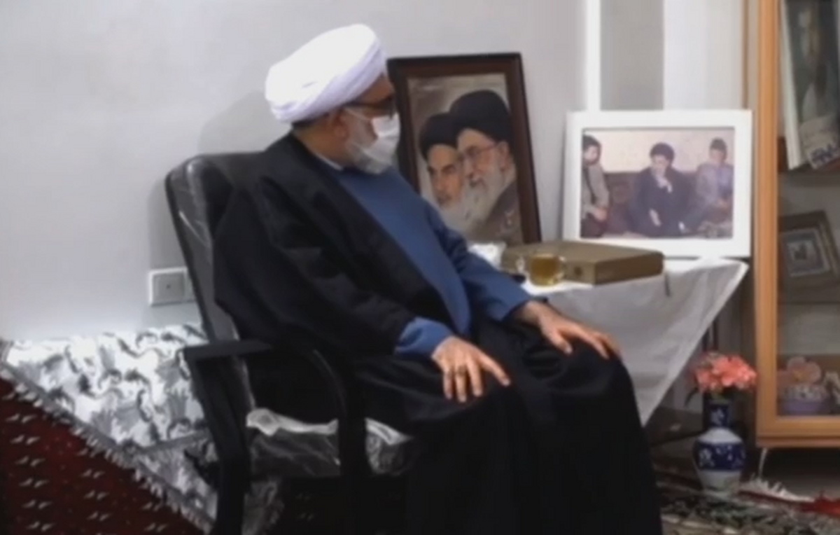 تولیت آستان قدس رضوی همزمان با شب شهادت حضرت ام البنین (س) در منازل برخی از شهدای دفاع مقدس حضور یافت و با خانواده آن‌ها دیدار کرد.