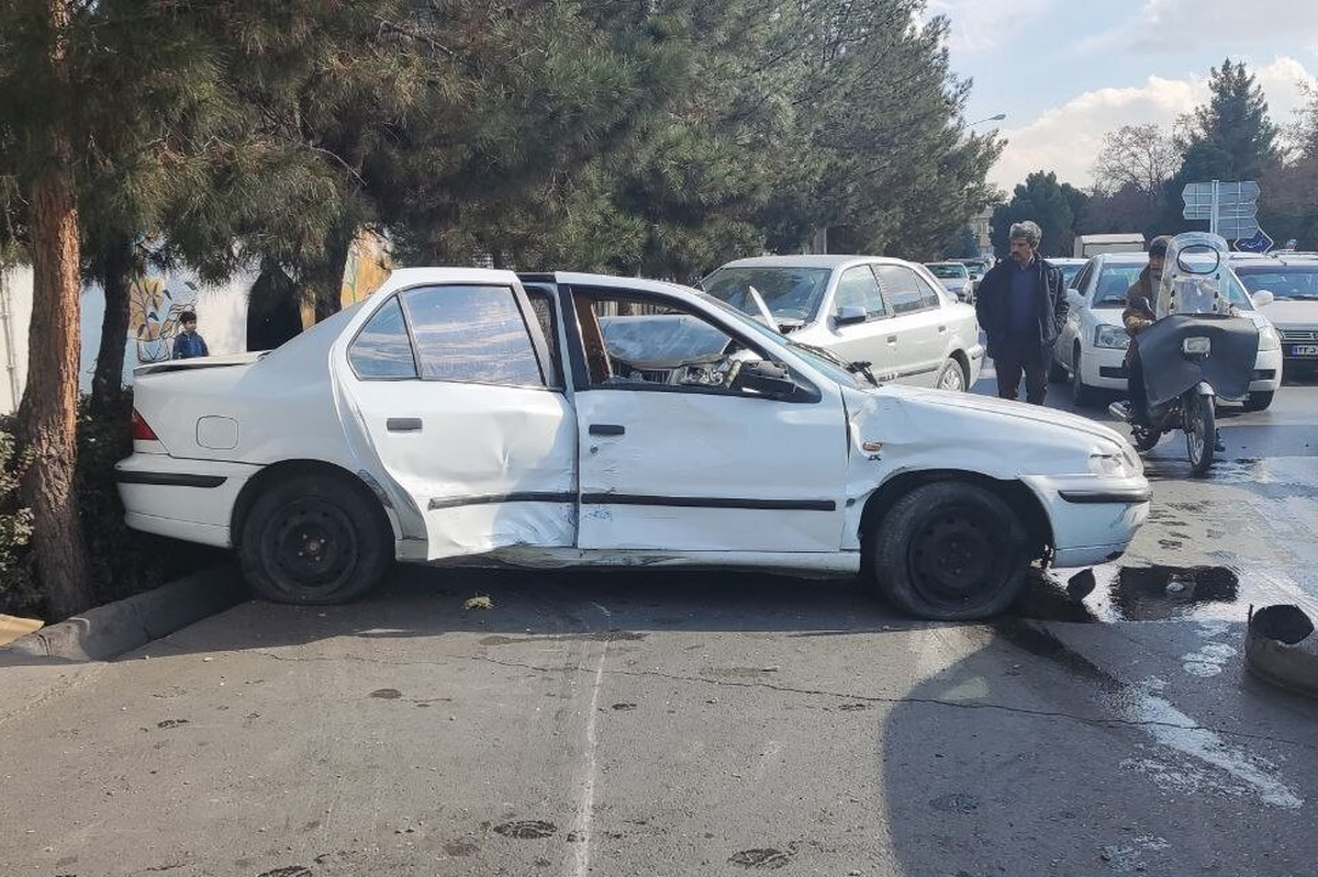 یکی از دانش آموزان سانحه تصادف امروز مشهد در بخش مراقبت‌های ویژه یکی از بیمارستان‌های این شهر بستری است.