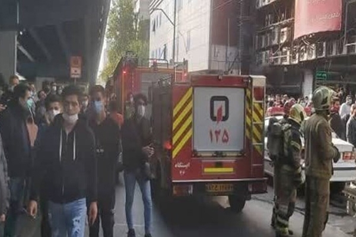 سخنگوی سازمان آتش نشانی تهران از مهار آتش سوزی در پاساژ علاء‌الدین خبر داد.