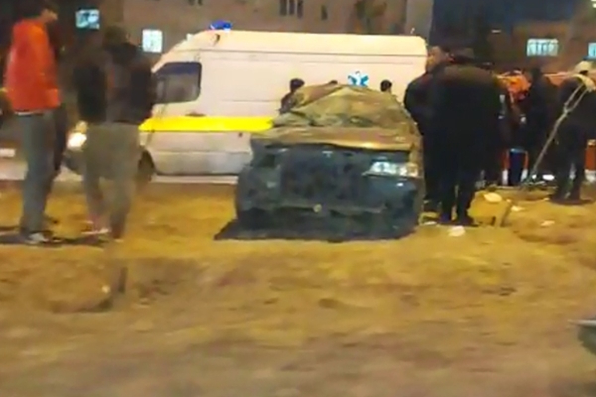 تصاویر ارسالی نشان می‌دهد، یک دستگاه خودروی پژو پارس عصر امروز در بزرگراه هاشمی رفسنجانی مشهد واژگون شده است.