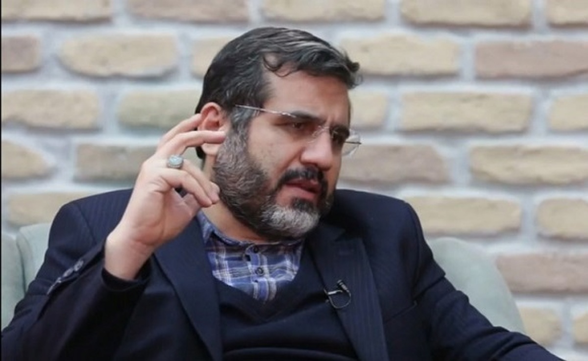 محمدمهدی اسماعیلی وزیر فرهنگ و ارشاد اسلامی درباره شایعات مربوط به اجبار فیلم‌سازان برای حضور در جشنواره گفت: به هیچ وجه، مگر ما چه قدرتی برای اجبار داریم؟ این حوزه، حوزه اجبار نیست، ما تسهیل می‌کنیم تا اگر کسانی حتی دچار مشکل بودند، مشکل‌شان را حل کنیم.
