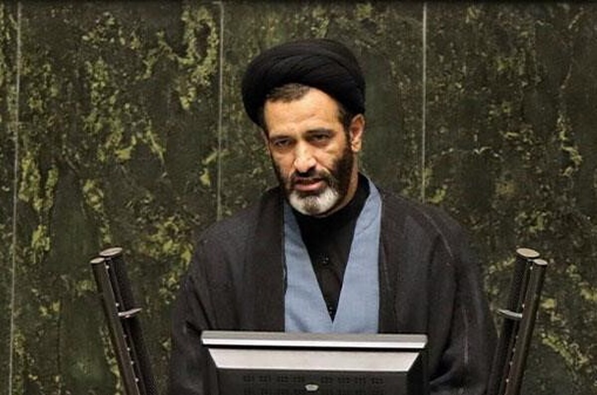 عضو کمیسیون صنایع و معادن مجلس با بیان اینکه تیم اقتصادی دولت نیازمند تغییر جدی است، گفت: بانک‌ها از اعطای تسهیلات تکلیفی، وام مسکن، فرزندآوری و وام‌های خرد طفره می‌روند.
