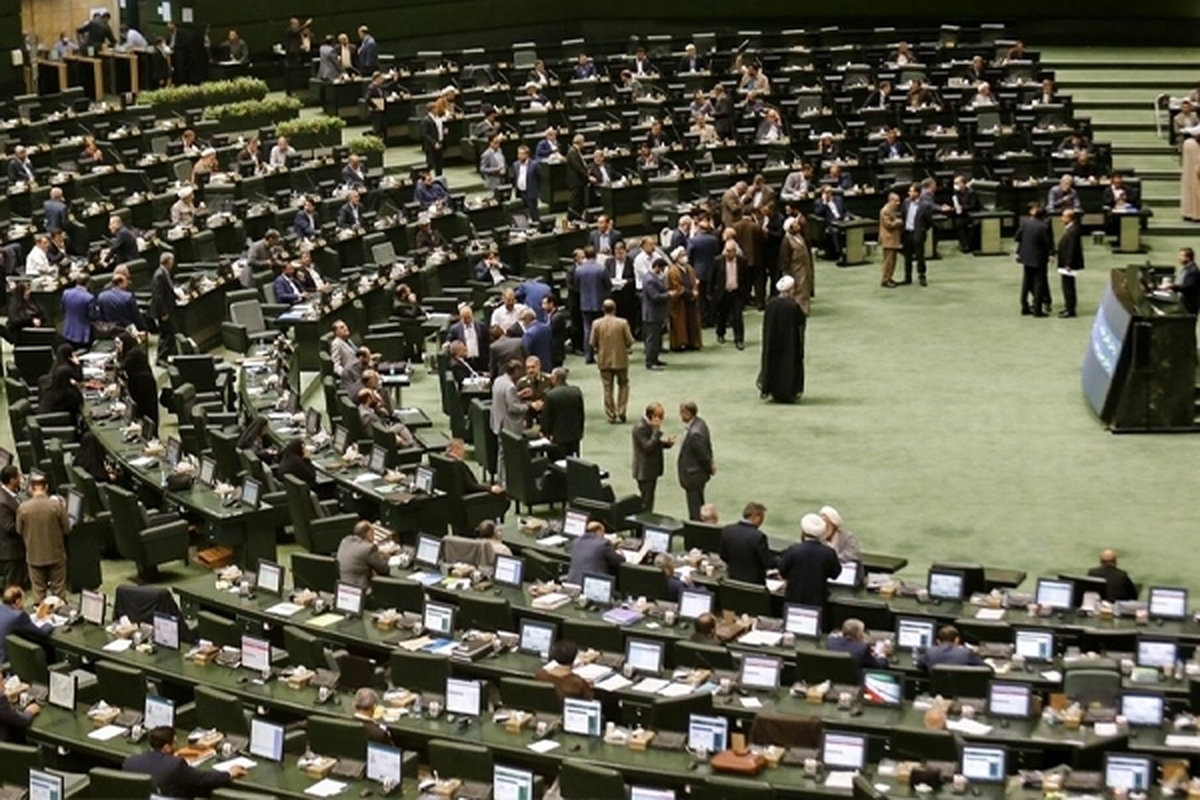 سخنگوی کمیسیون امور داخلی کشور و شوراهای مجلس شورای اسلامی گفت: اعضای کمیسیون محدوده‌های جدید حوزه‌های انتخابیه و تعداد افزایش ۴۰ نماینده برای استان‌های مختلف را مشخص کردند.