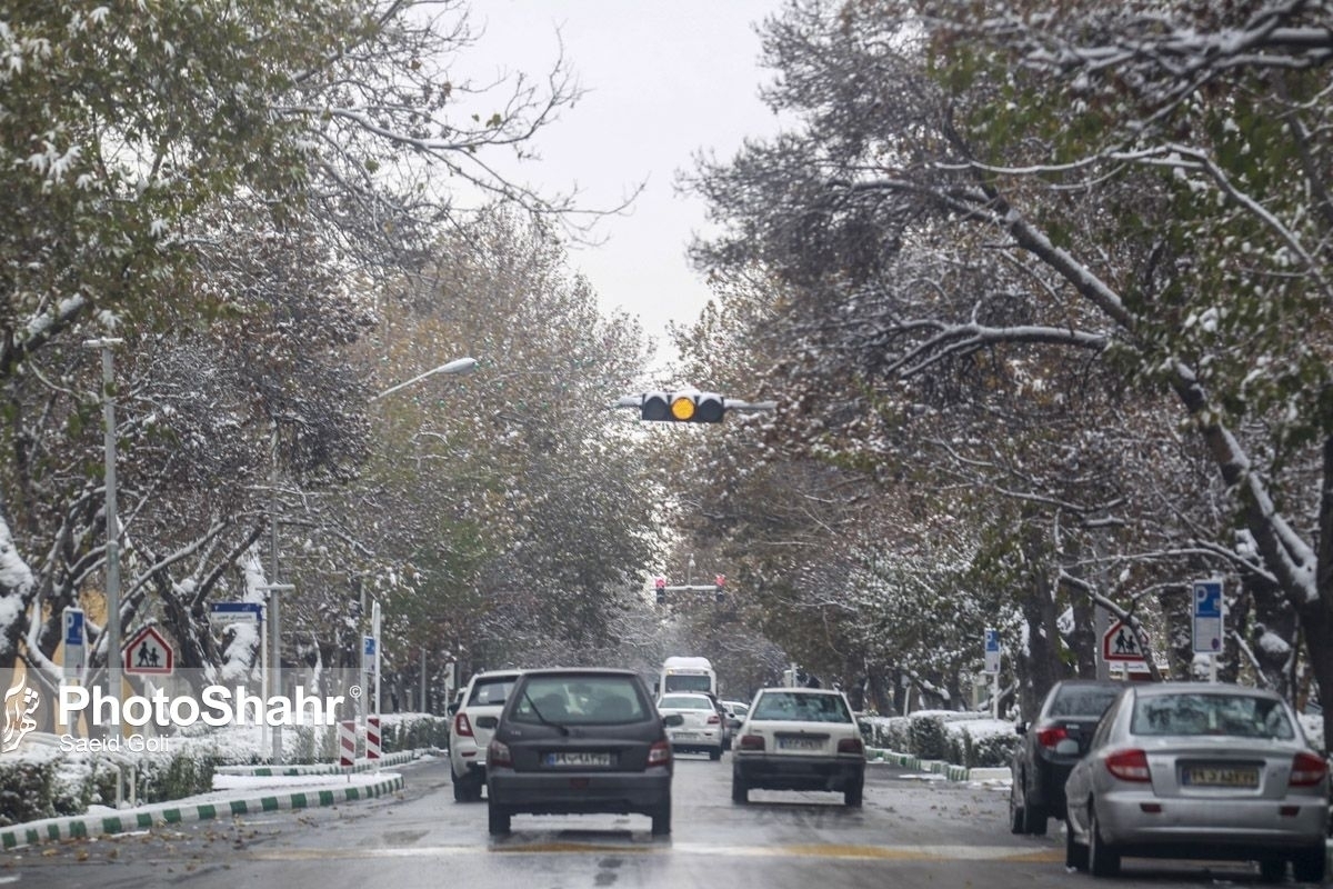 با ورود موج جدید سرما به استان خراسان رضوی و پس از بارش برف در شهرستان‌های این استان و ارتفاعات مشهد مقدس، شاهد بارش برف در برخی نقاط شهر از جمله بلوار سجاد هستیم.