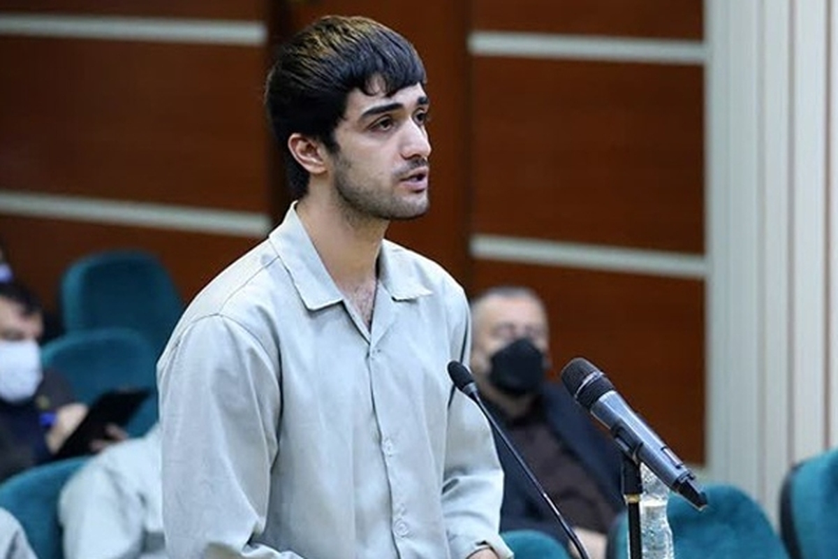 مستندات جدیدی منتشر شده است که از سوابق کیفری متعدد «محمدمهدی کرمی» یکی از محکومین پرونده شهید روح الله عجمیان خبر می‌دهد.