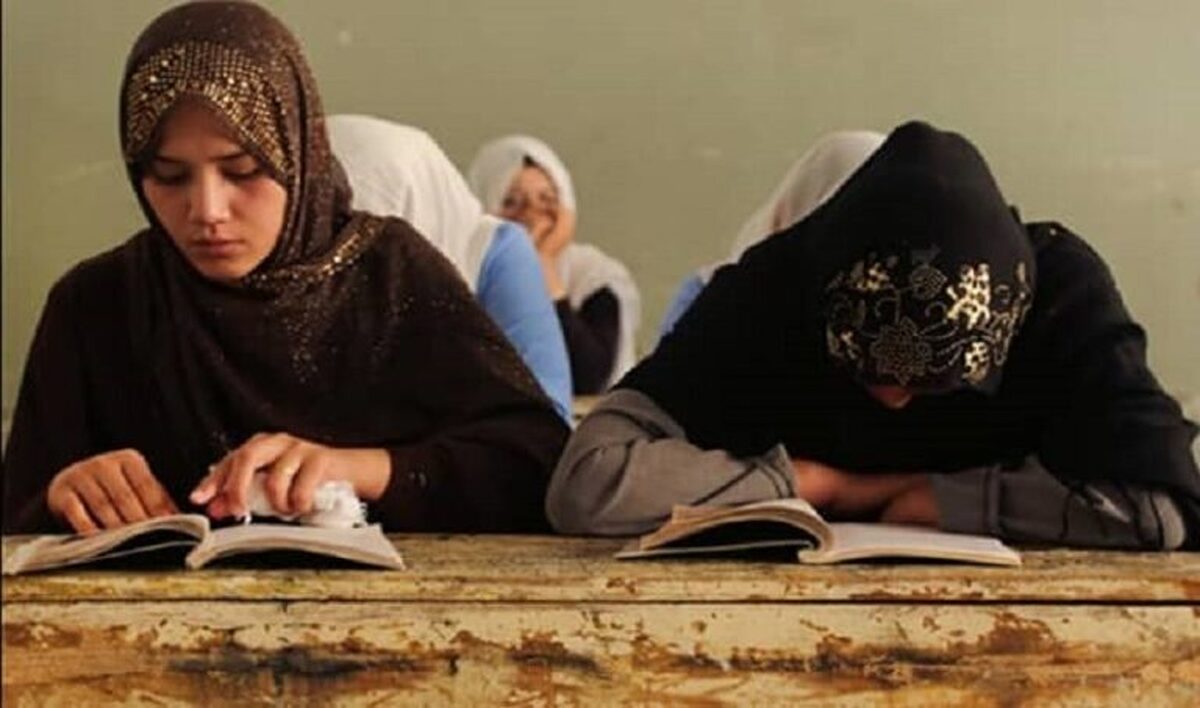 وزیر تحصیلات عالی دولت موقت طالبان در پی واکنش‌های گسترده داخلی و بین‌المللی، دلایل تعلیق ادامه تحصیل دختران در دانشگاه‌های افغانستان را اعلام کرد.