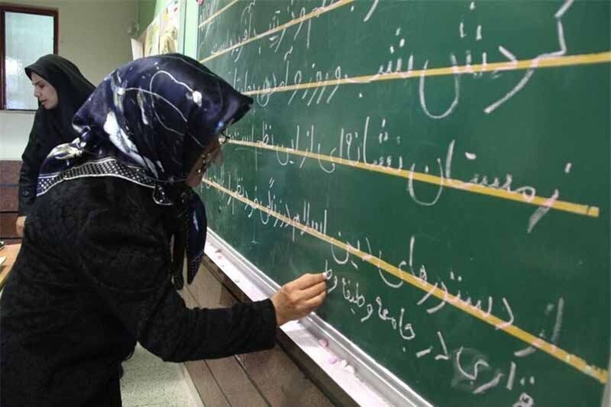 رییس سازمان نهضت سوادآموزی کشور خبر داد: میانگین باسوادی در کشور از ۴۸ درصد در دوره قبل از انقلاب به ۹۷ درصد رسیده است.