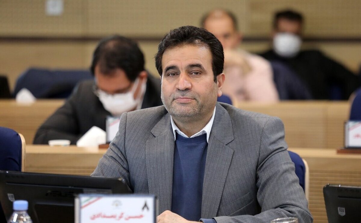 رئیس کمیسیون خدمات‌شهری و محیط‌زیست شورای اسلامی شهر مشهدگفت:  یکی از مشکلات پیش روی شهرداری‌ها درخصوص تامین قیر، عدم وجود نقدینگی است و با تکیه بر این ظرفیت می‌توان مشکل منابع مالی را برطرف کرد.